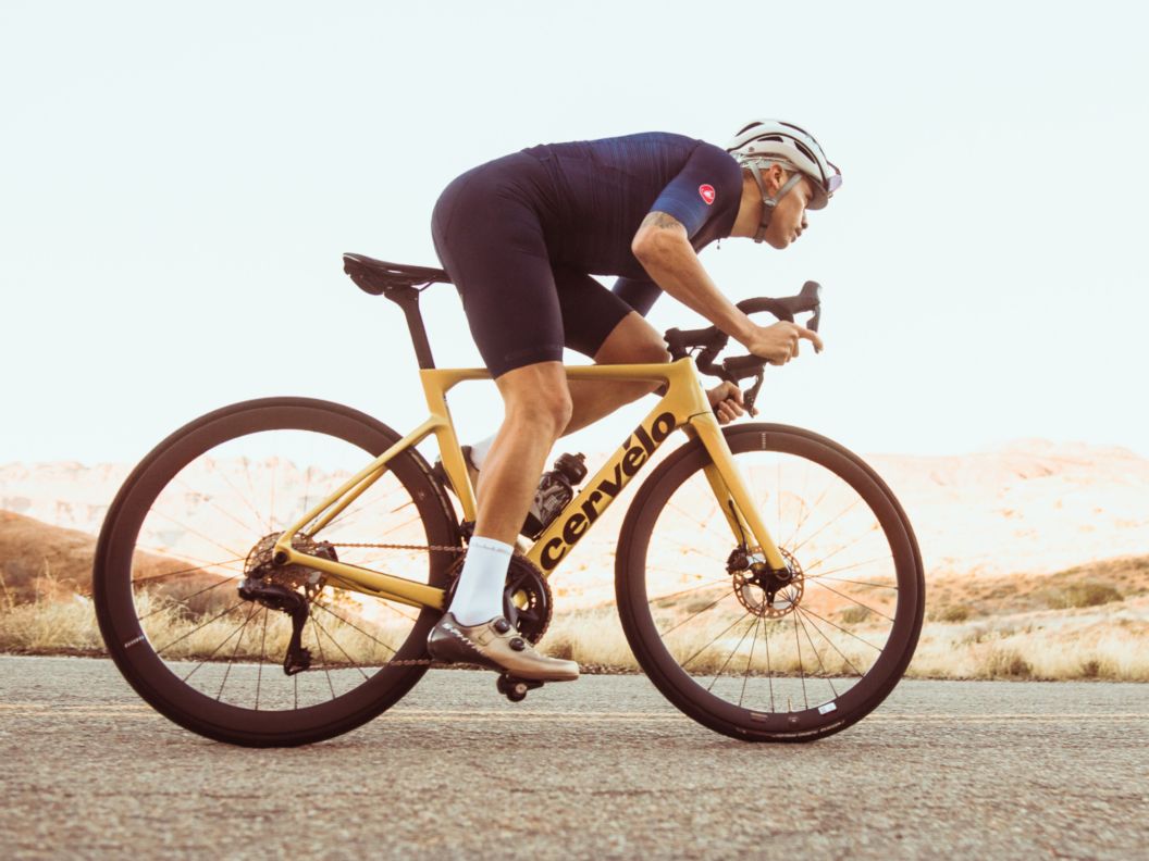 A rider accelerates on a Cervelo Soloist. 