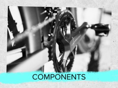 Components text. A photo of a crankset.