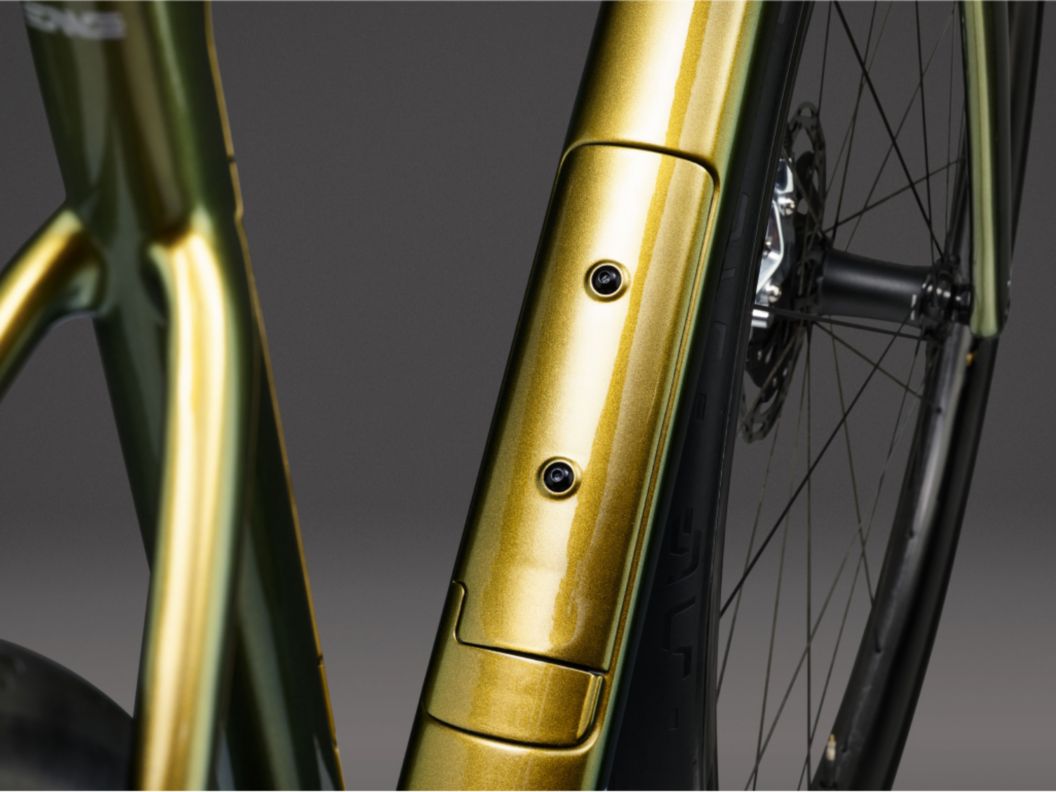 The internal storage unit on Fray sits in the downtube. 