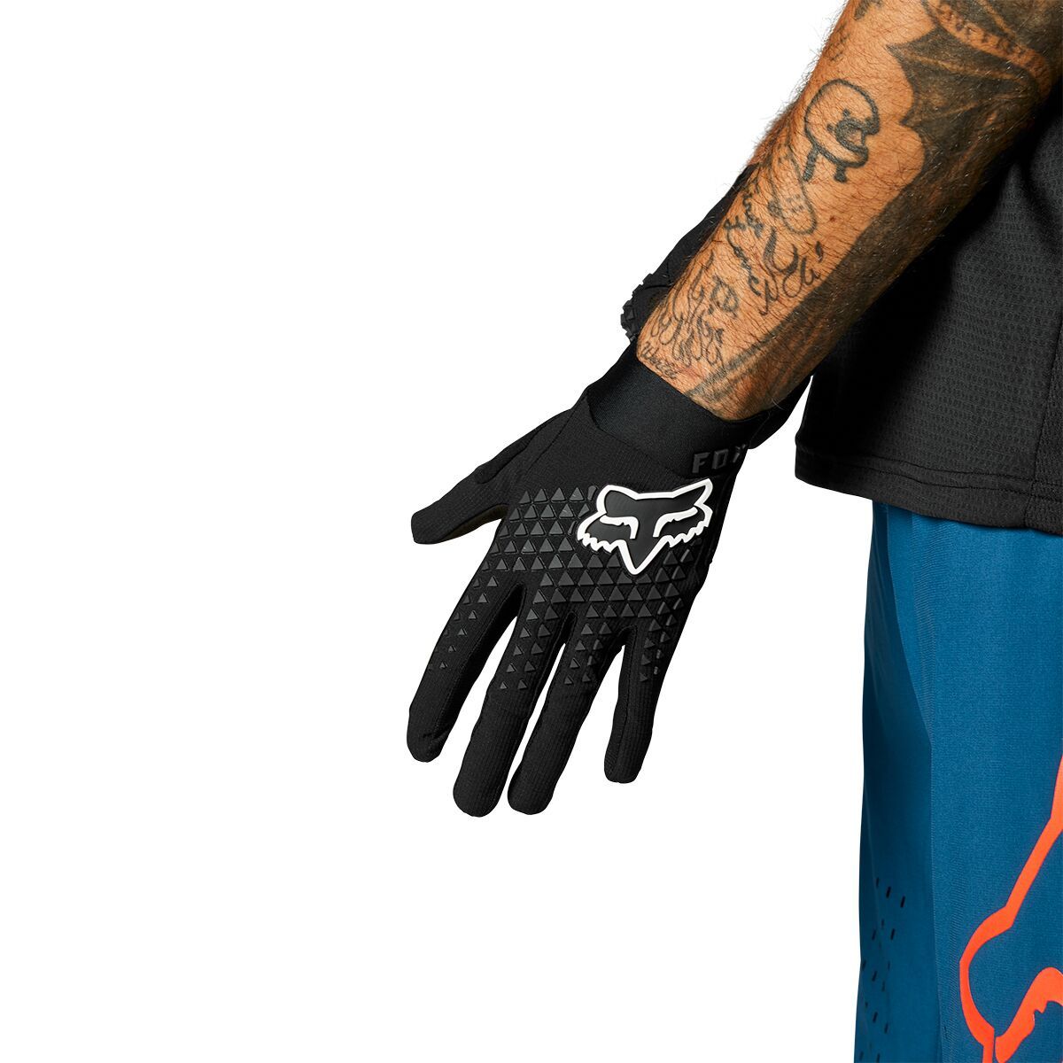Black Fox Racing Defend full-finger bike glove (right glove from the top)