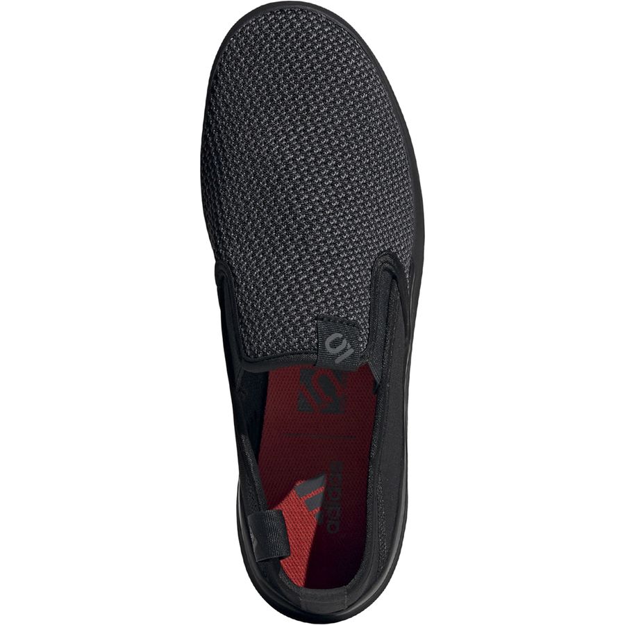 sleuth slip on
