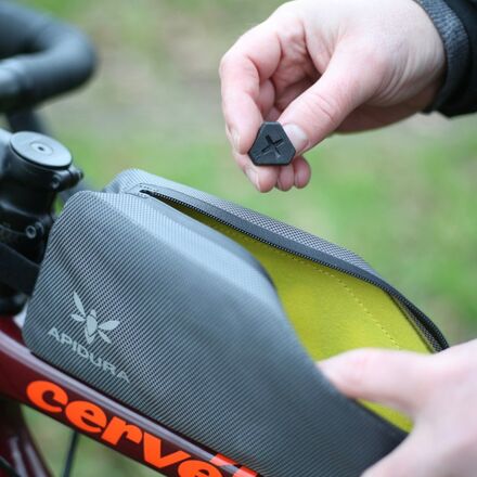 Apidura - Expedition Bolt-On Top Tube Pack