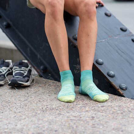 Darn Tough - Run 1/4 Ultra-Lightweight Sock - Women's