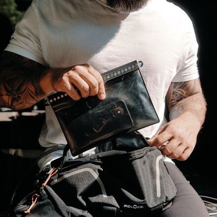 FIDLOCK - Hip Belt + HERMETIC Hydration Reservoir