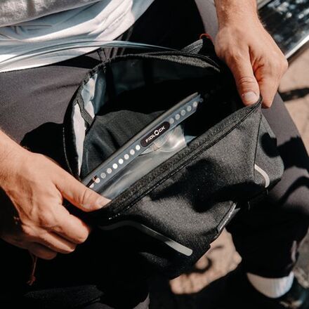 FIDLOCK - Hip Belt + HERMETIC Hydration Reservoir
