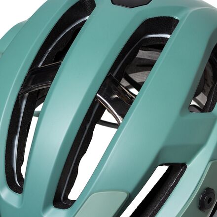 Giro - Manifest Spherical MIPS Helmet