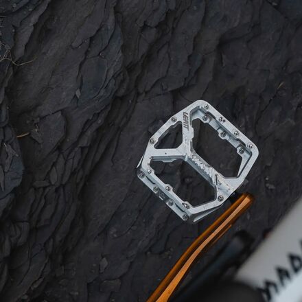 Leatt - All Mountain 6.0 Flat Pedal