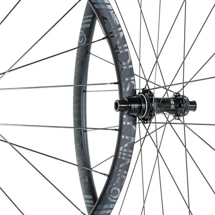 Industry Nine - AR25 Solix SL Disc Wheelset