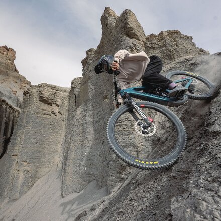 Santa Cruz Bicycles - Bullit C GX Transmission E-Bike