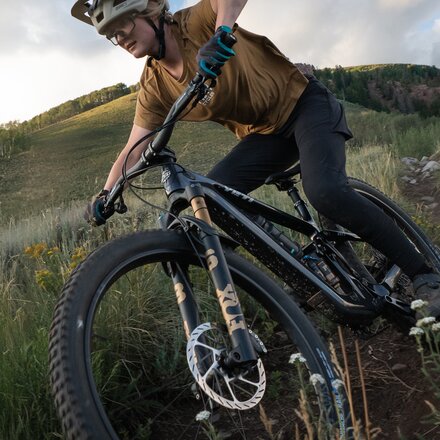 Yeti Cycles - MT XT Di2 Mountain Bike