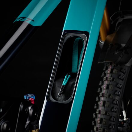 Yeti Cycles - MT XX Transmission Carbon Wheel Mountain Bike