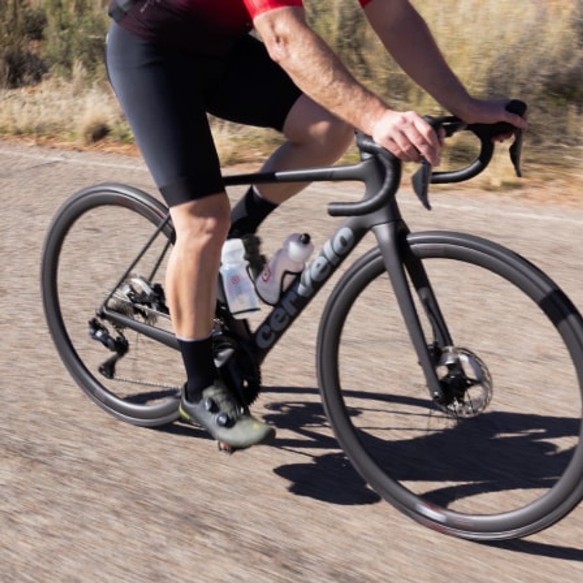 Showing the balanced fit and handling of the R5.