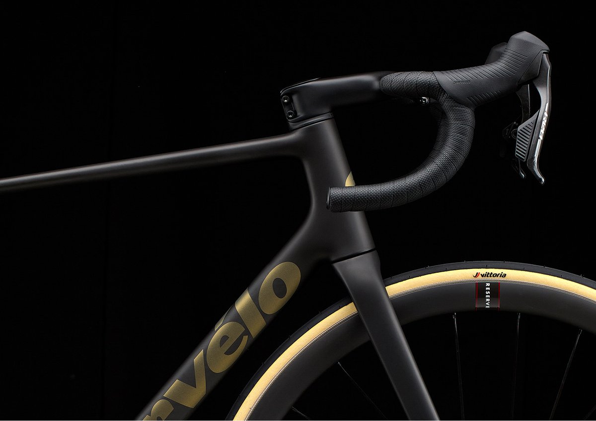 Side view of the drops and brake levers.